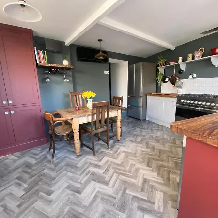 Pillar House كوكيرماوث