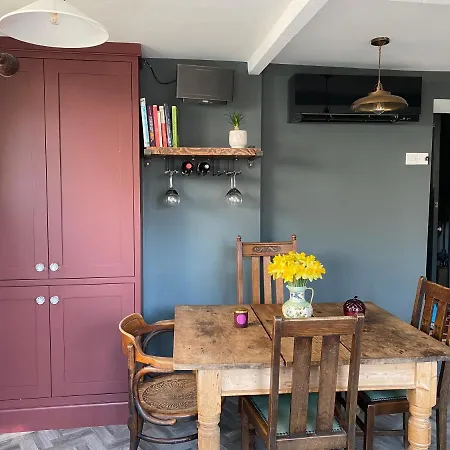 بيت للعطل Pillar House